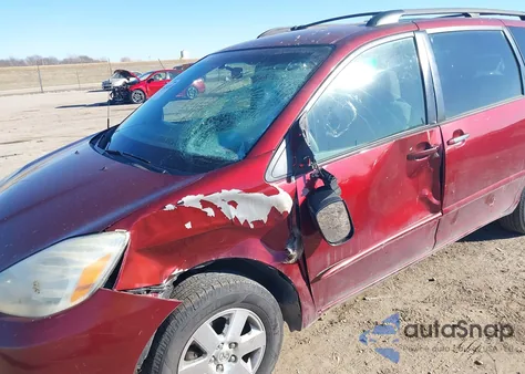 2005 Toyota Sienna Le z USA, uszkodzony, nr VIN 5TDZA23C35S314333